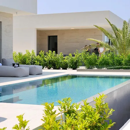 Cloud 9 D1 Villa Tkon