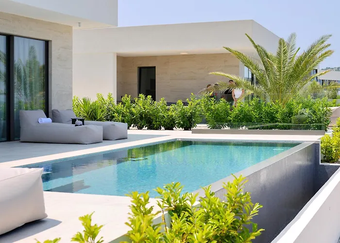 Cloud 9 D1 Villa Tkon