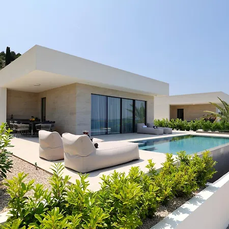 Vila Cloud 9 D1 Tkon